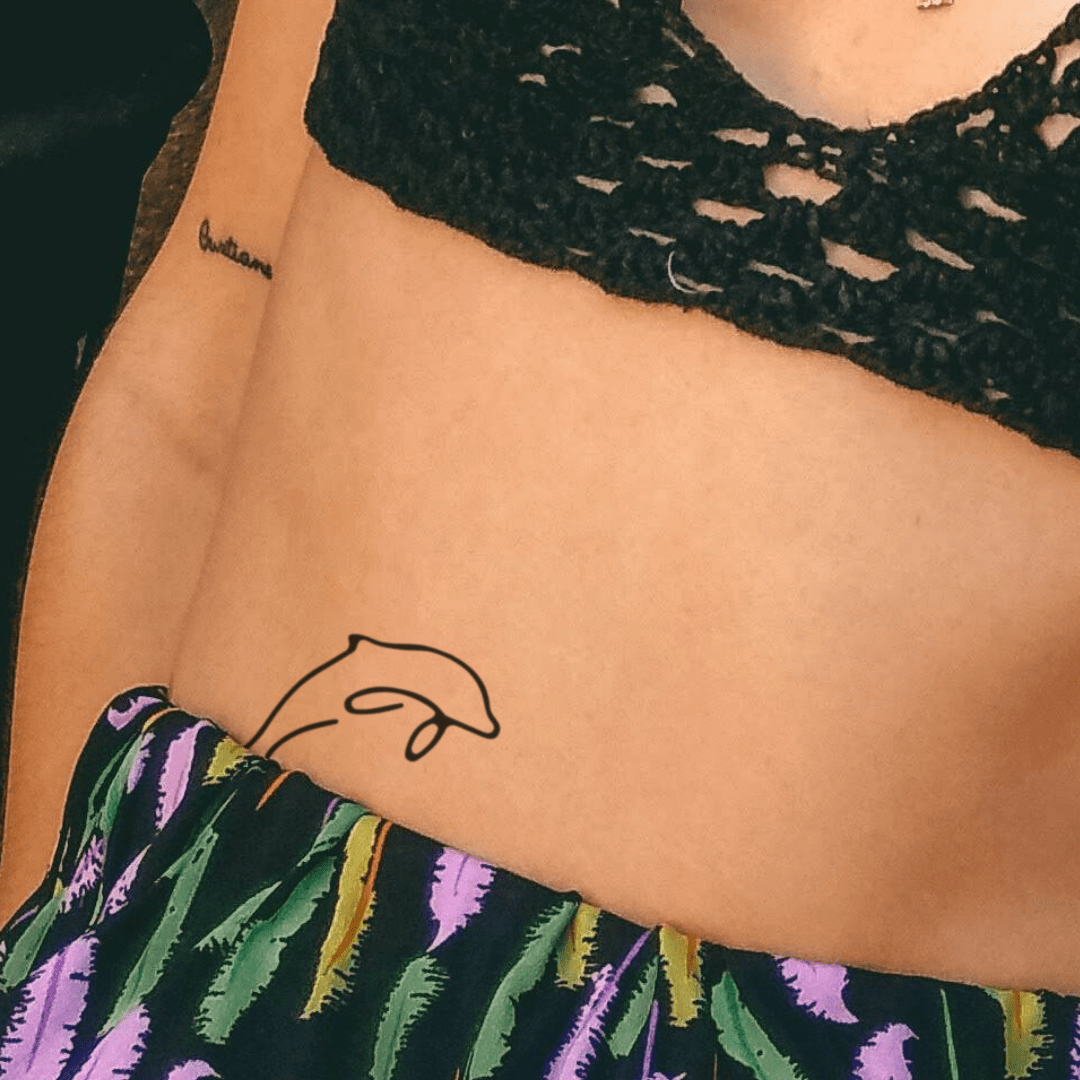 Minimalist Dolphin Silhouette 1 - Temporalis